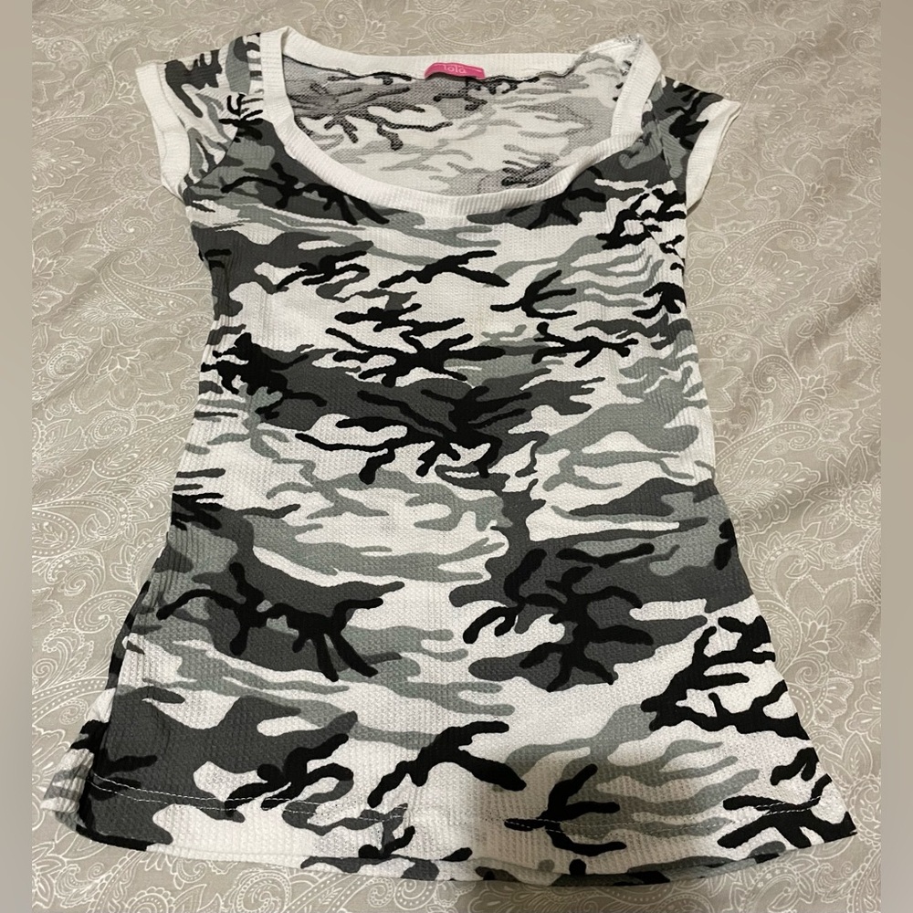 Black and Gray Camouflage Short Sleeve Top